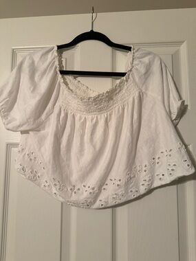 American Eagle Outfitters White Eyelet Crop Top